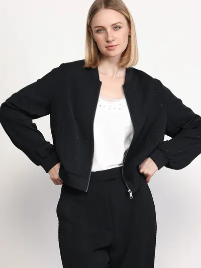 Куртка черного цвета со стразами